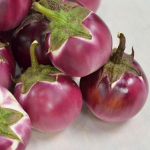 Menekşe renkli topan patlıcan mauve eggplant